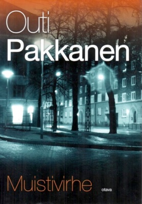 Muistivirhe-kirjan kannessa on öinen kaupungin katunäkymä.