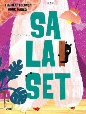 Salaiset-kirjan kannessa on isokokoinen vaalea karvainen otus seisomassa olohuonessa osin verhon, kattolampun ja peikonlehden takana piilossa. Otuksen päällä on kirjan nimi isoin turkoosein kirjaimin. I-kirjain on ruskea ja puukuvioitu, ja sen takaa kurkistaa jokin pieni musta otus.