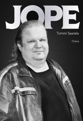 Jope-kirjan kannessa on mustavalkoinen valokuva Jope Ruonansuusta.