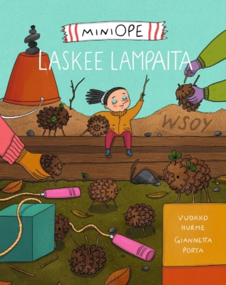 Miniope laskee lampaita -kirjan kannessa miniope istuu hiekkalaatikon reunalla. Hiekkalaatikossa on käpylehmiä ja hyppynaru.