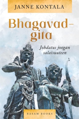 Bhagavad-gitan kannessa on valokuva Krishnaa ja Arjunaa esittävästä intialaisesta patsaasta.