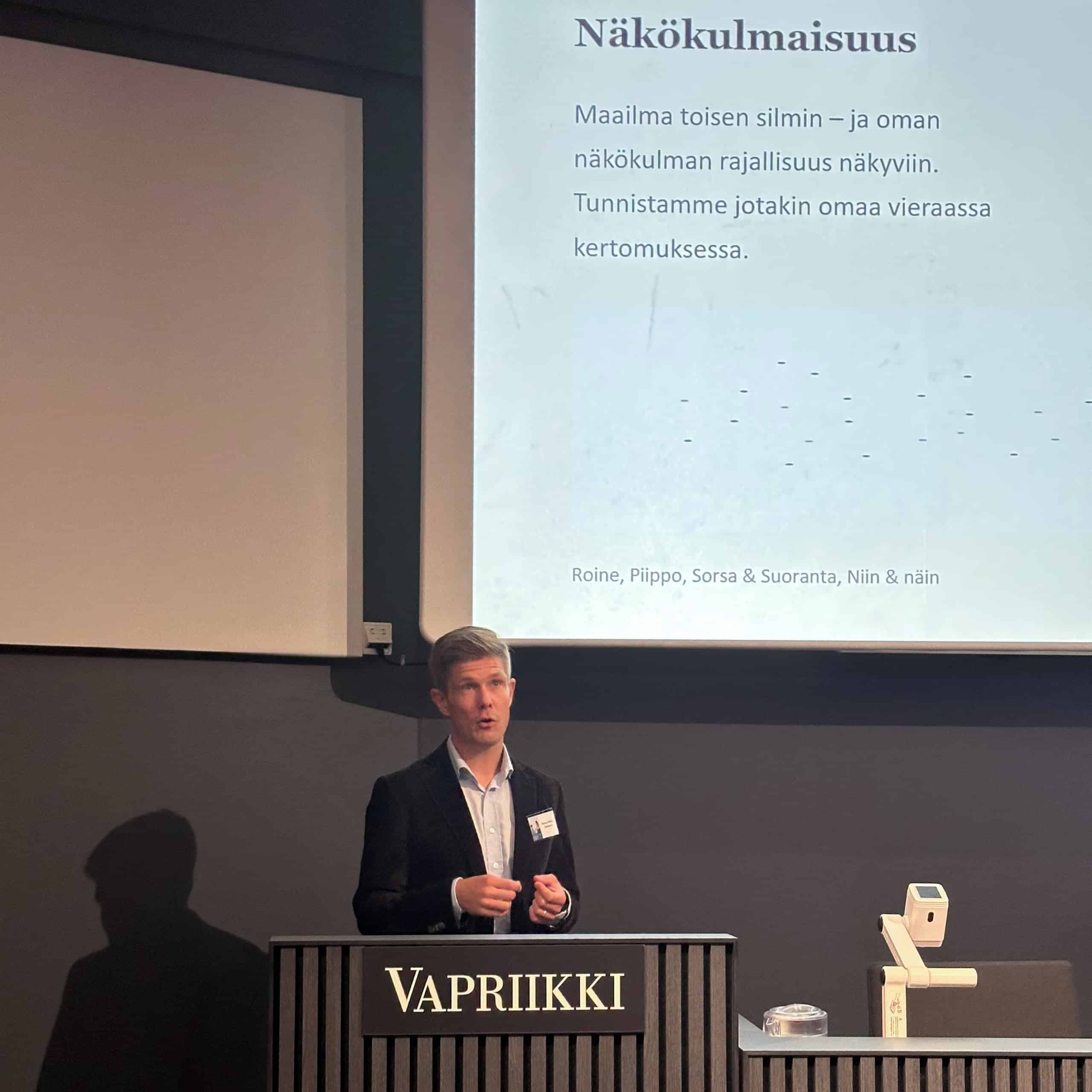 Hannu-Pekka Ikäheimo Vapriikin auditoriossa